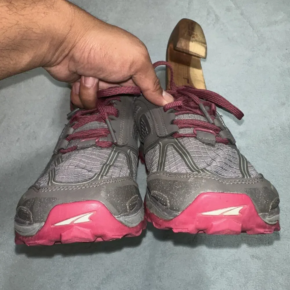 Altra Lone Peak 4 Shoes Womens 7 Gaiter Trap Trail Running Barefoot Grey Hiking